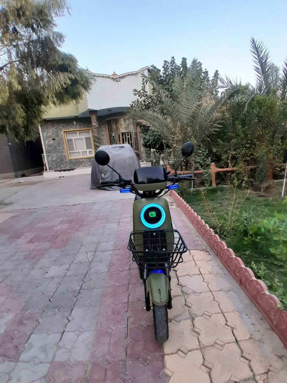 سلام عليكم
باسكل شحن R9

شغال من الاشاير من الايت عالي 

نضام يرجع الي وره 
بلاتوث بي هم 

باسكل مديل 2026بعد جديد 

بطاريات جدد 

باسكل عله فحص 

سعر 425

بي مجال 

مكان كربلاء الحر منطقة الجماليه ***********

