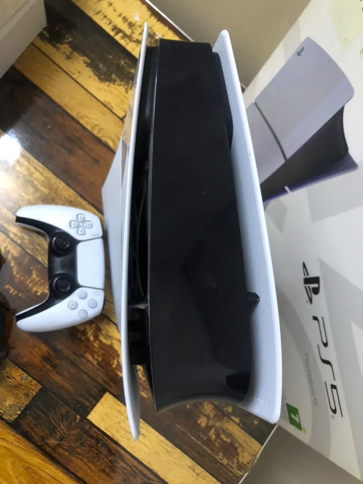 بسبب الظرف
نزلته لل825 

Ps5s
نظيف الجهاز كامل ملحقاته
ماخذه من تي موبايل
مكاني بغداد / ابو غريب
الرقم/***********
