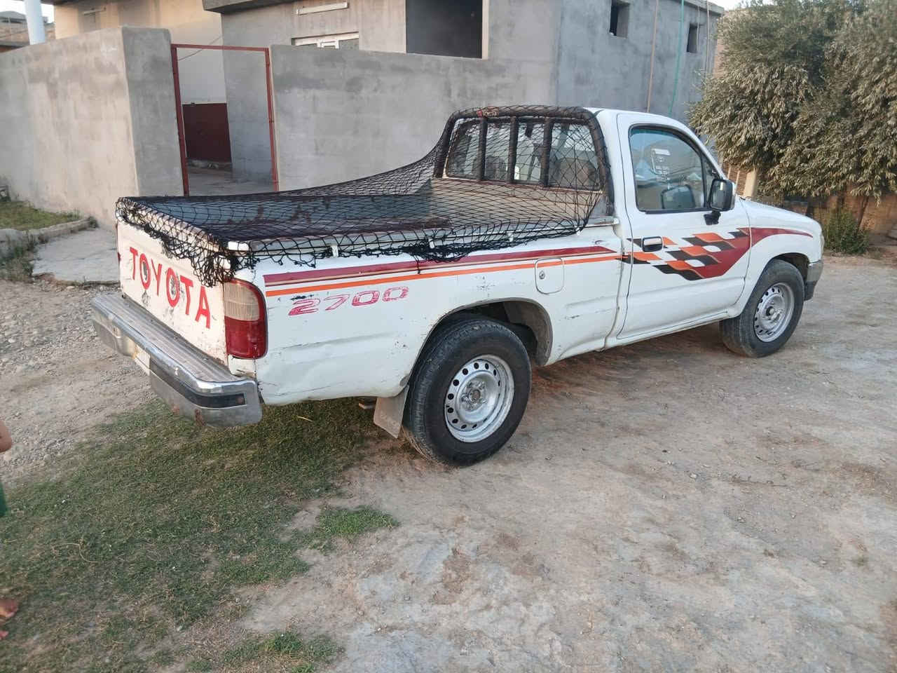 بيكم تويته للبيع موديل 98 محرك كير شرط شاصي مابي اي عيب السعر 72 وبيها اشويا مجال الاستفسار على هاذا الرقم  ، ***********
