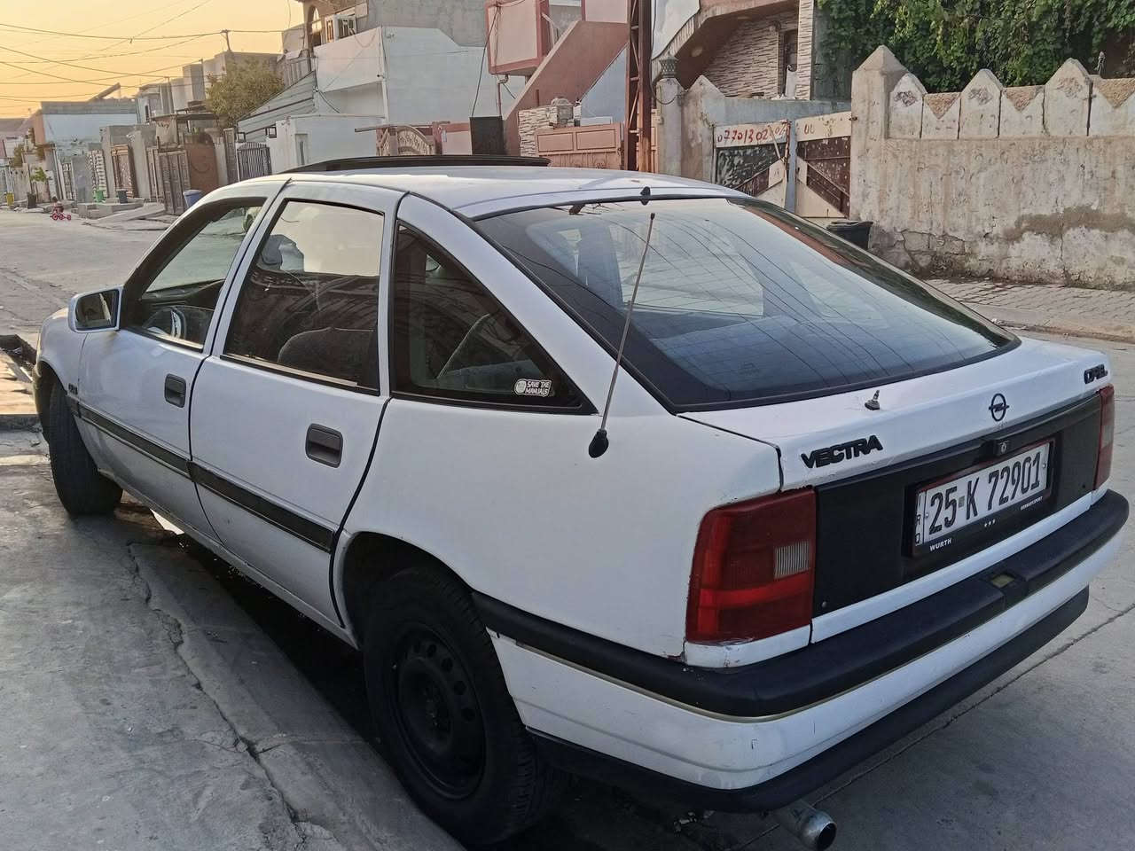 سياره اوبل فكترا موديل 91حجم 18شرط لا صرف ولا بخار  مابي اي شي رقم سنويه كله جديد مشروع وطني بيه دفتر بانزين كهربائيه كلها شغال اربع إطارات جديد  تدفئه شغال صدر جديد سياره بيها فقط هلال جاملغات خلفيه وقواعد دبل  
السياره مال بيت نضيفه طوبه 
سعرها 36 بيها مجال بسيط 
مكان كركوك 
***********
