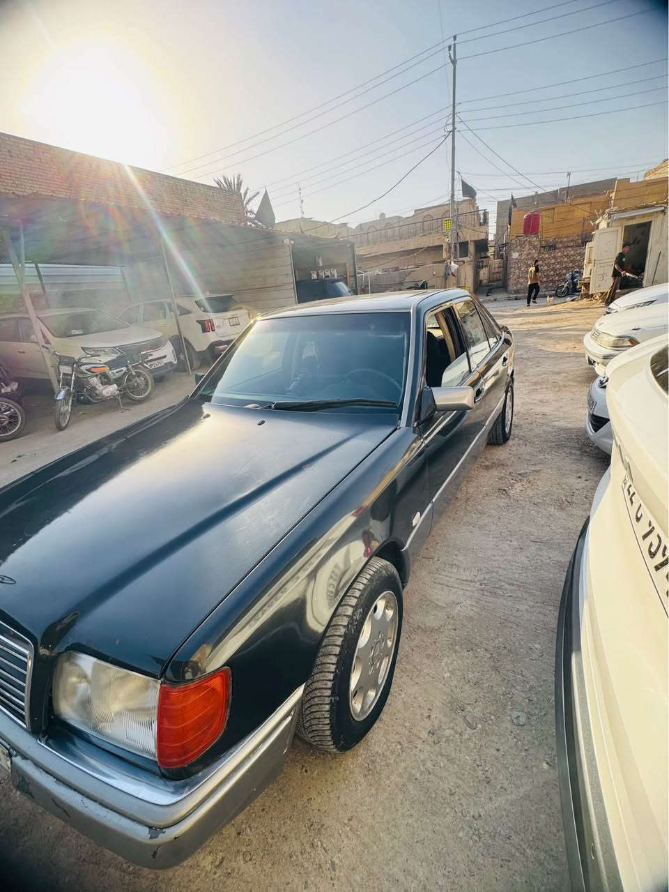 مارسيدس دب موديل ٩٢ رقم بغداد تحويل ثاني يوم سياره كلش حلوه خير من الله كير ومكينه شرط باتري جديد راديتر ومروحه جدد الحداديه الاماميه جديده فقط نقصها حداديه خلفيه للاستفسار *********** مكانها ذي قار الشطره سعرها ٣٥ وبي مجال قليل الشطره, ذي قار
