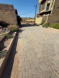 ارض البيع  رفت مجاري بناء مساحته 140م واجه 7نص نزال 20 خدمات كهرباء مي...