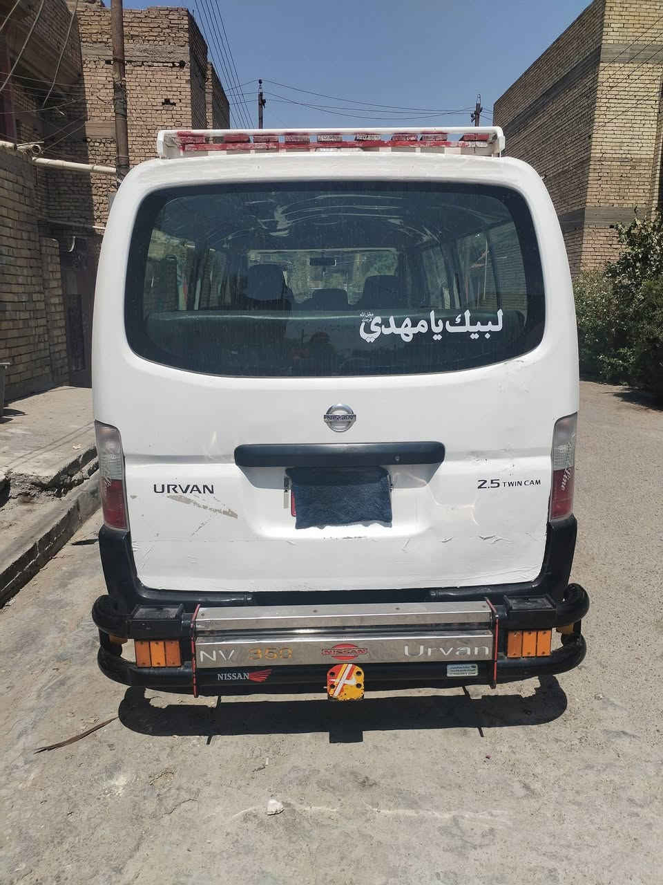 نيسان ٢٠١٢ مكينة وكير وكسن مكفولات كهربائيات كلهة شغالة صحدادية جديدة صدر امامي خلفي جديد تخم تاير جديد تخم ويل جديد درع وسيباية بيهة سيارة غرفتهة جديدة دوشمة جديدة ***********
