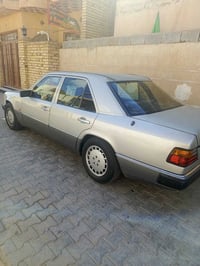 مارسدس دب   للبيع موديل 88 رقم بغداد دولي مكينتها الاصلية بلاد شرط نظا...