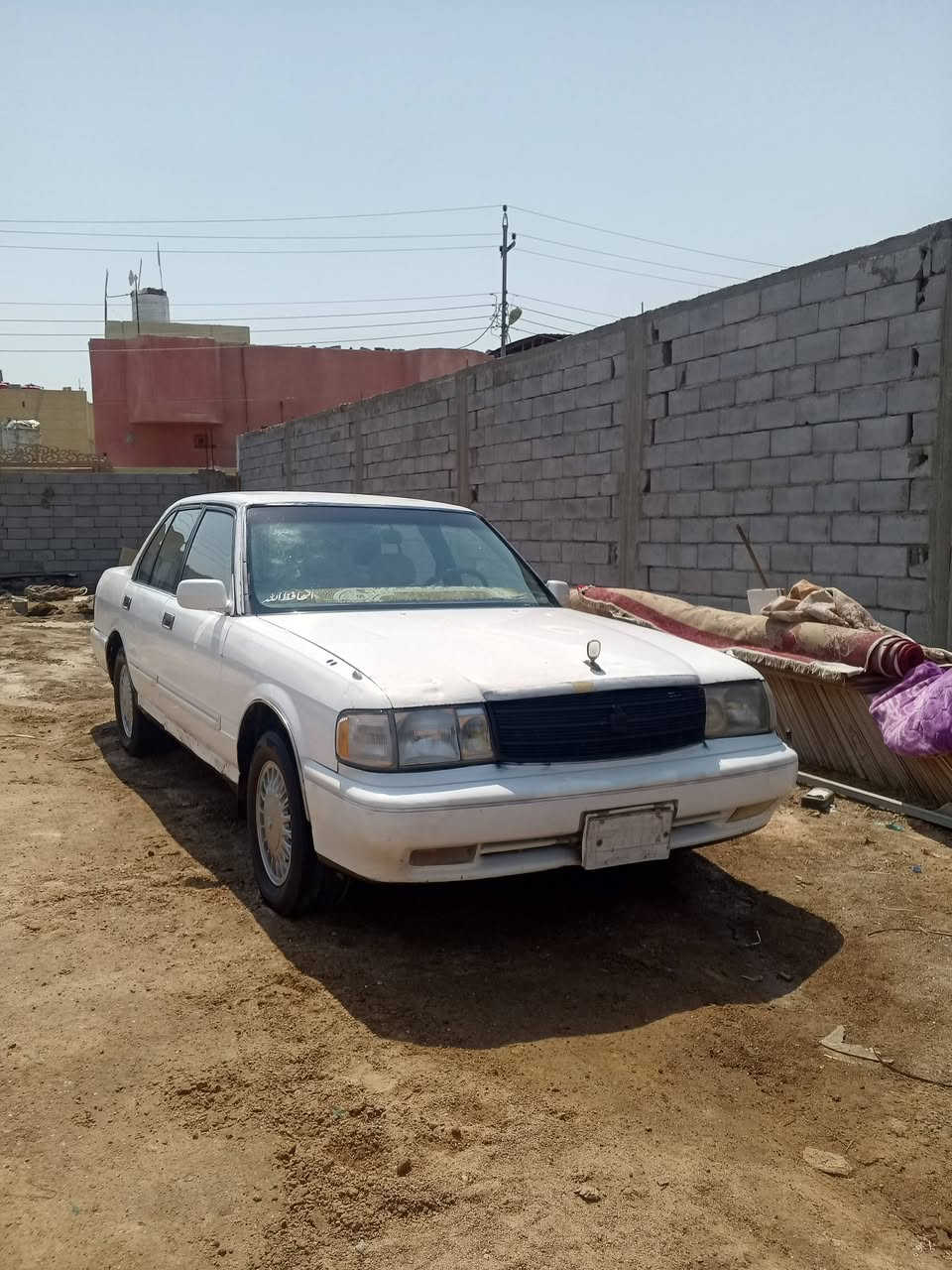 السلام عليكم سياره نظيفه حلو بديهه سياره جير ومكينه جدا رقم الماني سياره يعني حلوه وعادي بسياره مراوس كيا 2007 اي سياره هم نظيفه حلوه هم مرتبه هم الراوس رقم الهاتف ***********
