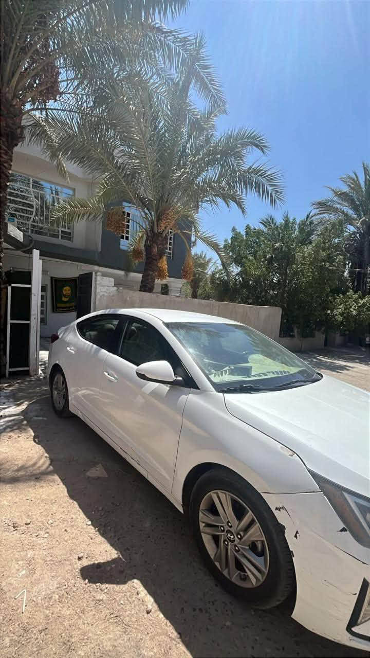 الانتره 19 وارد امريكي حادث جاملغ وبنيد معدل نفسه ليبل واحد مكينه 2000 دوش رقم بغداد الماني السعر 115 العنوان بغداد التاجي قرب جسر المصابيح ***********بيع او مراوس بقل موديل لان محتاج فرق
