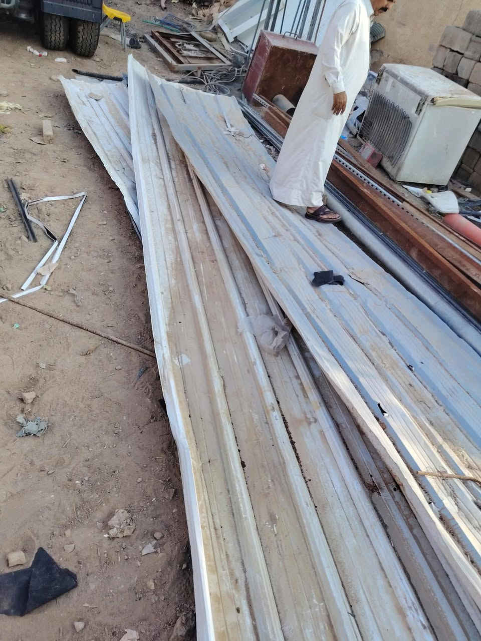حديد • شخاط • للبيع