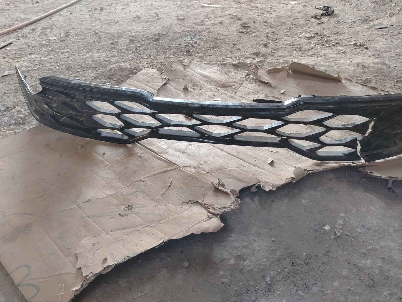 بلادكتور أصلي أمريكي جهت اليمنة  2025 مع شباك دعاميه بيه كسر قليل كلش  ***********
