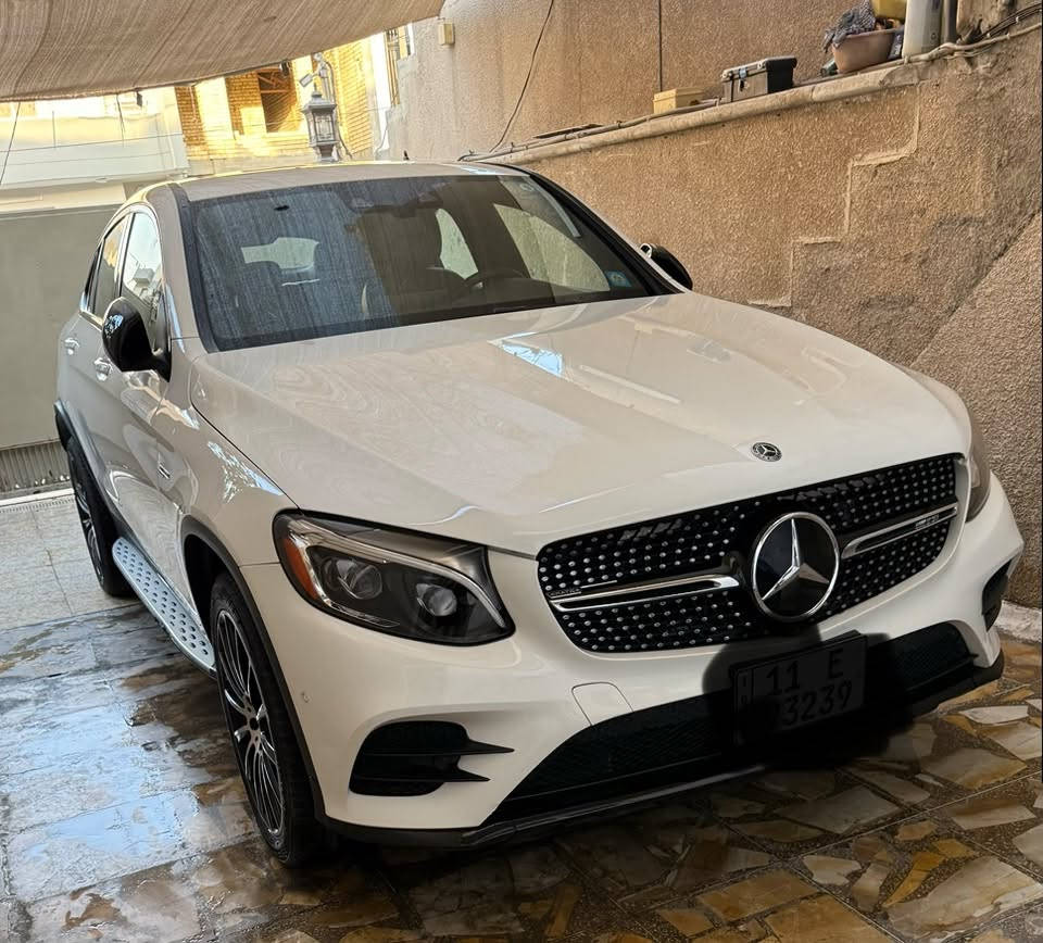 للبيع  | Mercedes-AMG GLE 43 S 4MATIC كوبية…… موديل 2018 وارد امريكي. 

✅ AMG GLE 43 S الأصلي
✅ محرك V6 باي (توين) تيربو سعة 3.0 لتر
✅ قوة 367 حصان Super Sport 
✅ ناقل حركة أوتوماتيك 9 سرعات (9G-TRONIC)
✅ نظام دفع رباعي دائم 4MATIC
✅ داخلية فاخرة (Luxury)
✅ فتحة سقف بانوراما
✅ مقاعد كهربائية مع ذاكرة
✅ كاميرا وحساسات أمامية وخلفية
✅ تشغيل بالبصمة (Keyless Go)*
✅ مكيف ثلج
✅ جنوط AMG الأصلية
✅ سيارة بحالة ممتازة واستخدام شخصي 

📞 للتواصل:***********

