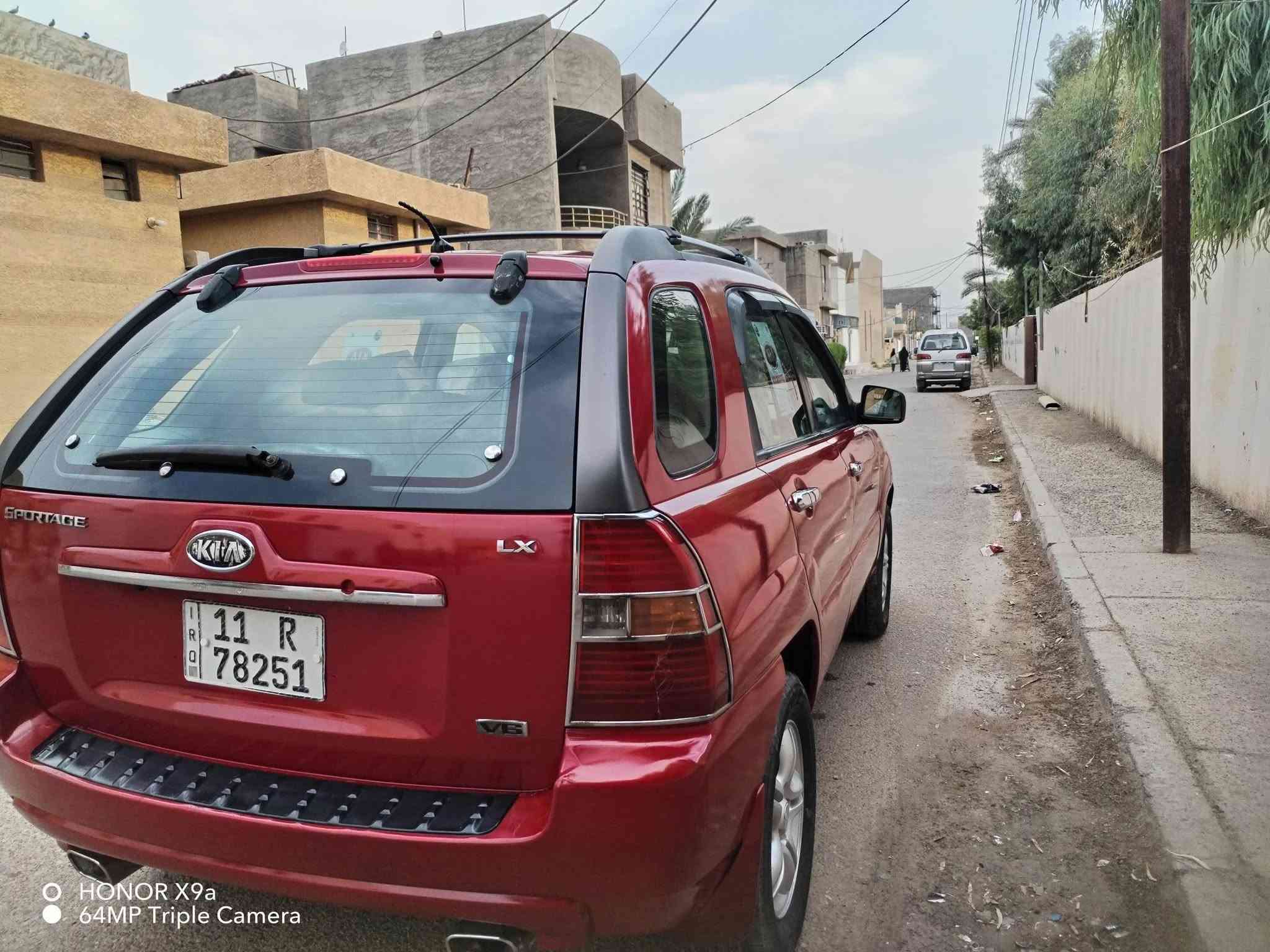 كيا سبورتج 2007 امريكي
محرك 6 سلندر كفاله لا تبخير ولا تنقيص
كير اوتماتيك مكفول
صدر كهربائيات تبريد كله تمام
تخم تاير تخم ويل كاب
رقم بغداد انكليزي جديد سنوية جديده باسمنا
مكان السيارة صلاح الدين بلد قرب مرقد الامام السيد محمد عليه السلام
***********
***********

نص مكتوب في الصور:
- HONOR X9a
- 64MP Triple Camera
- HONOR X9a 64MP Triple Camera