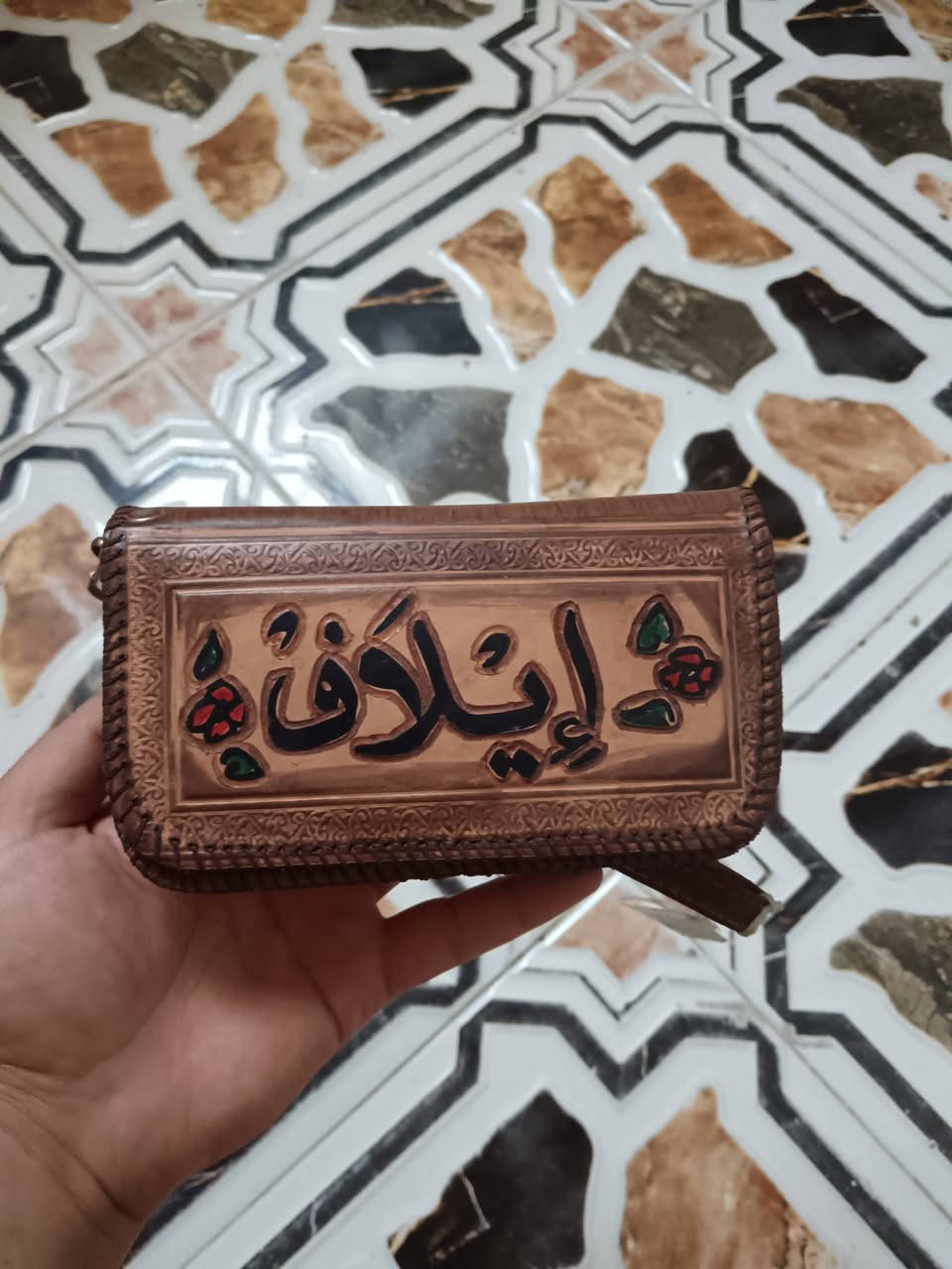 جزدان جلد طبيعي خالص شرط ظمان 8 الف  القطعه
للتواصل على هذا الرقم *********** وبي واتساب
