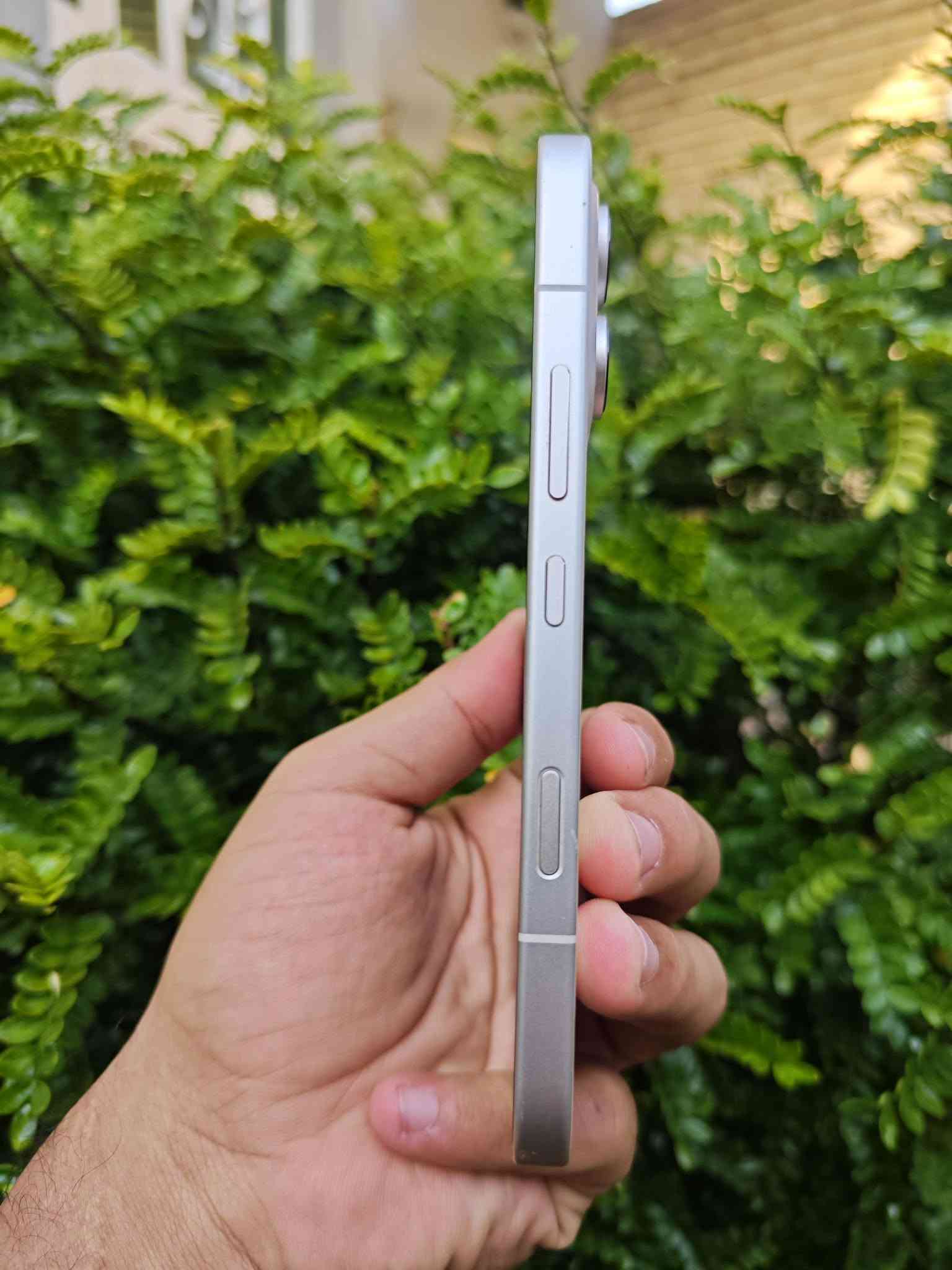 honor 600
هونر 600 العادي احدث اجهزة هونر 2026
نظيف جدا  استخدام شهرين تقريبا كامل ملحقات الاصلية كارتون +شاحنه 80 واط+كفر شفاف (ملاحظة فقط بي Pixel Dead نقطة سودة بطرف الشاشة صغيرة جدا بكد راس القلم موضحة بالصور بدون اي تاثير على الاستخدام) 

مواصفات عالية كامره 200 ميكا 
بطارية عملاقة حجم 7000 شحن سريع 80 واط 
ببجي 90 فريم 
شاشة امولد تردد 120 هرتز سلاسة فائقة سطوع تكييفي ذكي بالذكاء الصناعي الجهاز بشكل طبيعي يدعم الذكاء الاصطناعي بشكل متطور 
سعرة 430 الف 
مكاني فلوجة او صقلاوية +متوفر توصيل لجميع المحافظات 
*********** واتساب
