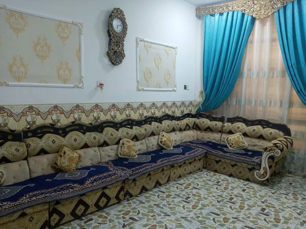 سعر مناسب • كراسي