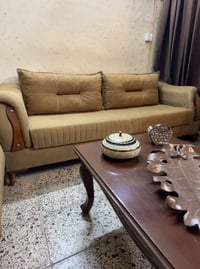 يوجد تخم قنفات نظيف جداً جداً 10مقاعد عدد 2قنفات ثلاثيه وواحد ثنائيه و...