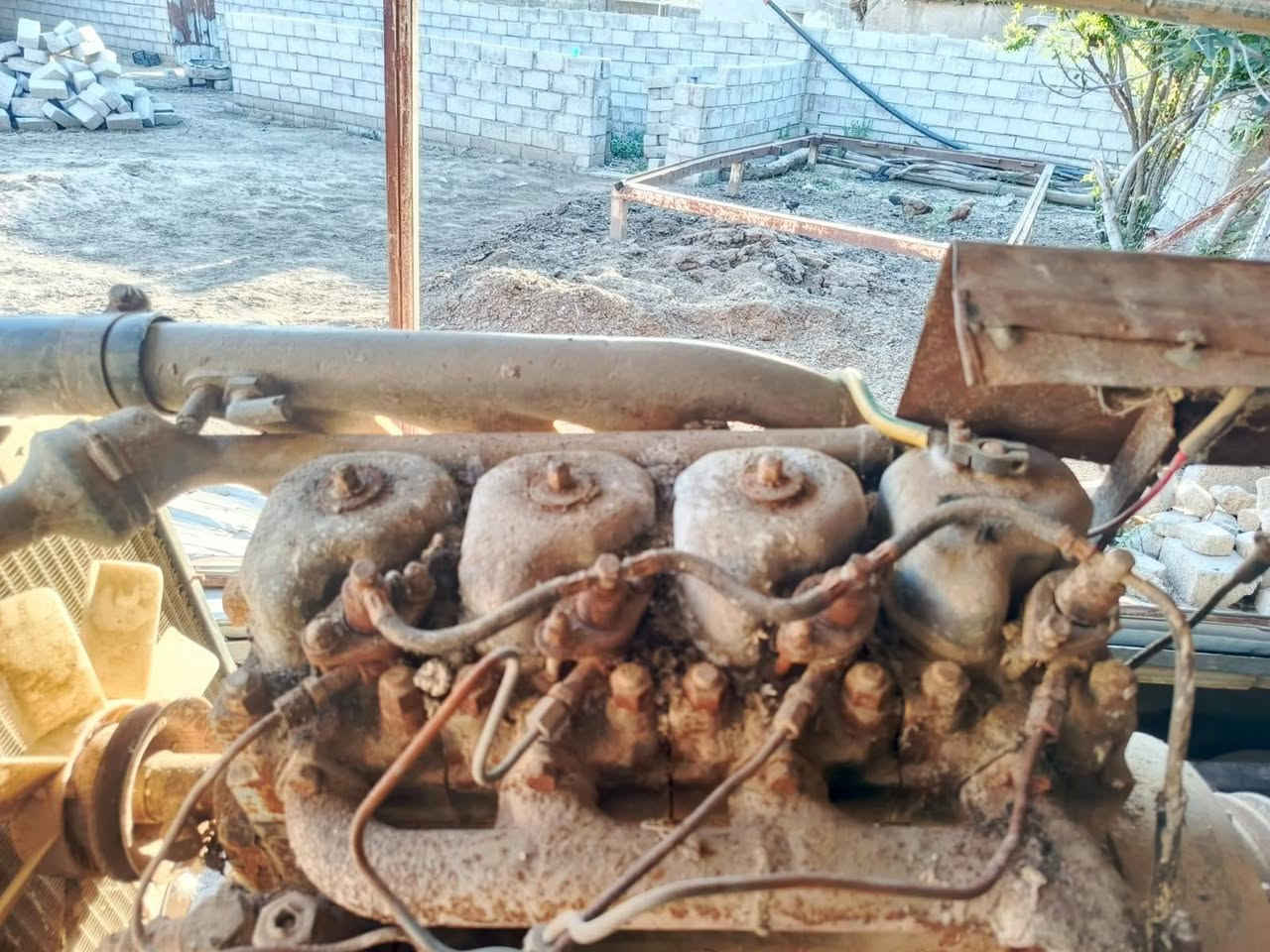 محرك عنتر للبيع المحرك جان شغال ونترك بي شاصي وجرار سعرو 750 ألف وبي مجال تصل على صاحب ***********
