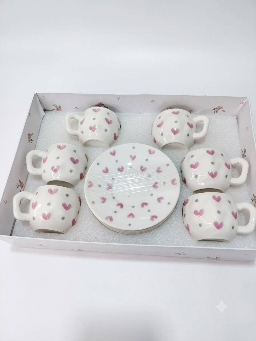 ☕🎀 فناجين ناعمة وأنيقة 🎀☕

ست صحون ست فناجين مناسب للضيافة او كهدية جميلة.. النقشات ترند. 
النقشات الترند 🍒🎀🌹
تصاميم متنوعة 
موديل القلوب الوردي 🩷
​موديل الورد الناعم 🌸
​موديل الكرز والفيونكة 🍒
​موديل الشرايط الوردي 🎀

للطلب والاستفسار ***********
متوفر توصيل لكل المحافظات 5
