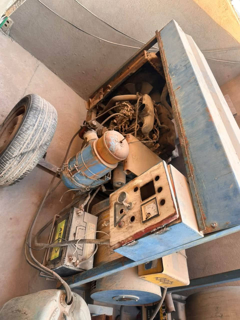 مولد مكينه كيا 3000 
راس توليد ثري فيز تولد 30 KV 
مكان المولد بغداد 
السعر 1,300,000
 للاتصال ***********
