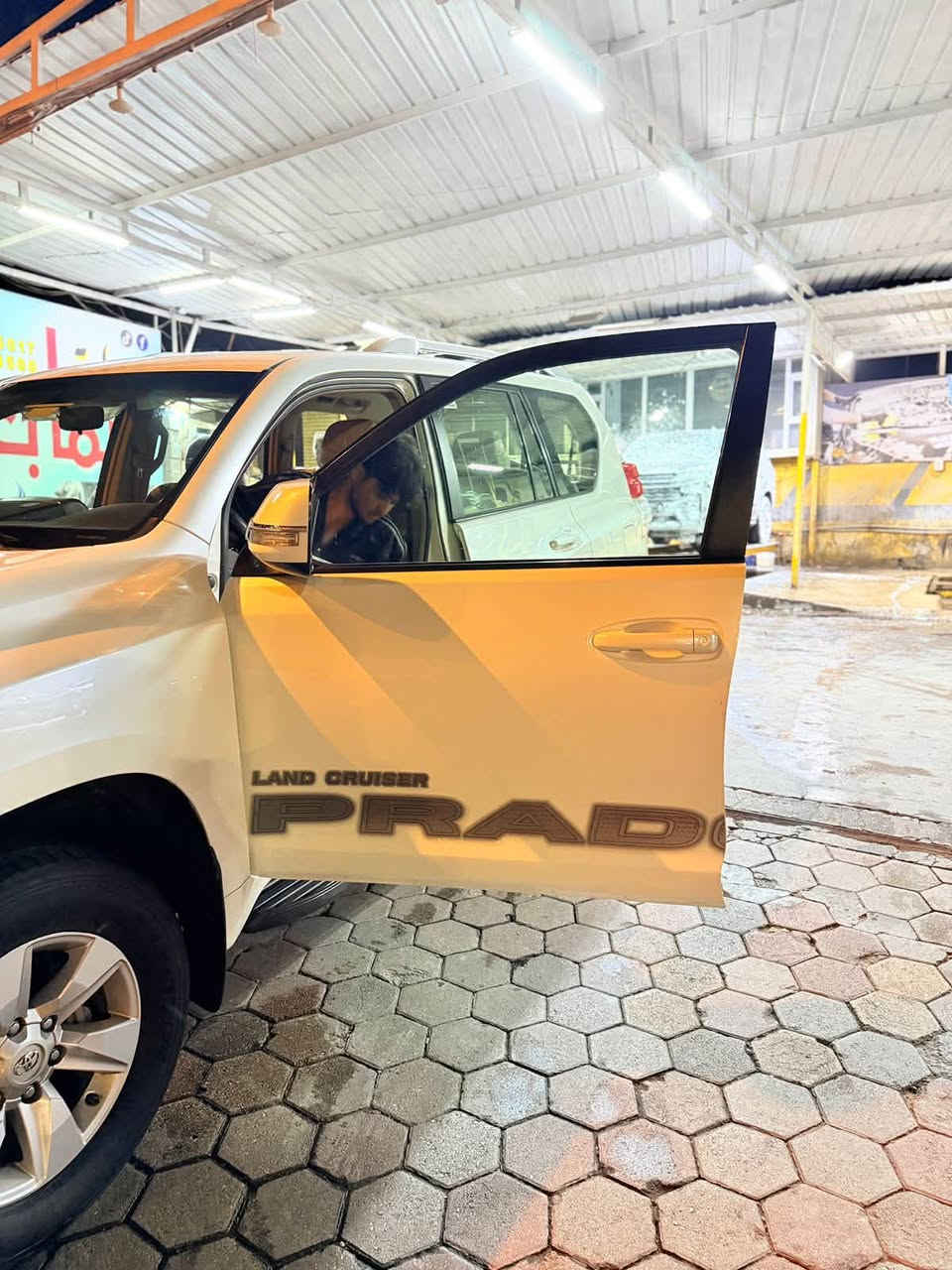 برادو 13 TXLمكفوله كفاله عامه سنويه جديده للبيع السعر 28 وبيها مجال او المراوس ***********
