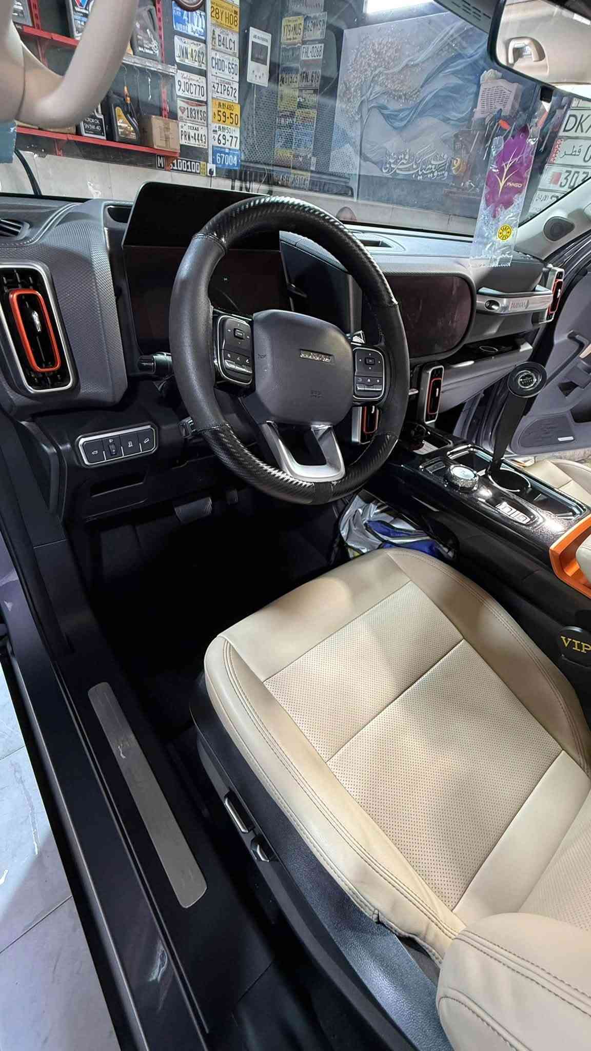 السلام عليكم … 
للبيع Haval Dargo 2025 
السيارة كفالة عامة من الشخط .
گير + مكينة (كفالة شرط الفحص ) 
رقم بصرة بأسمي تحويل مباشر 
فول مواصفات ( مواصفات 2Wheel )
بعده بضمان الشركة (ضمان عشرة  سنوات ) 
ماشية : 26,000 Km
السعر : 34,500,000 مليون دينار عراقي . 
رقم الهاتف :*********** 
العنوان : البصرة
