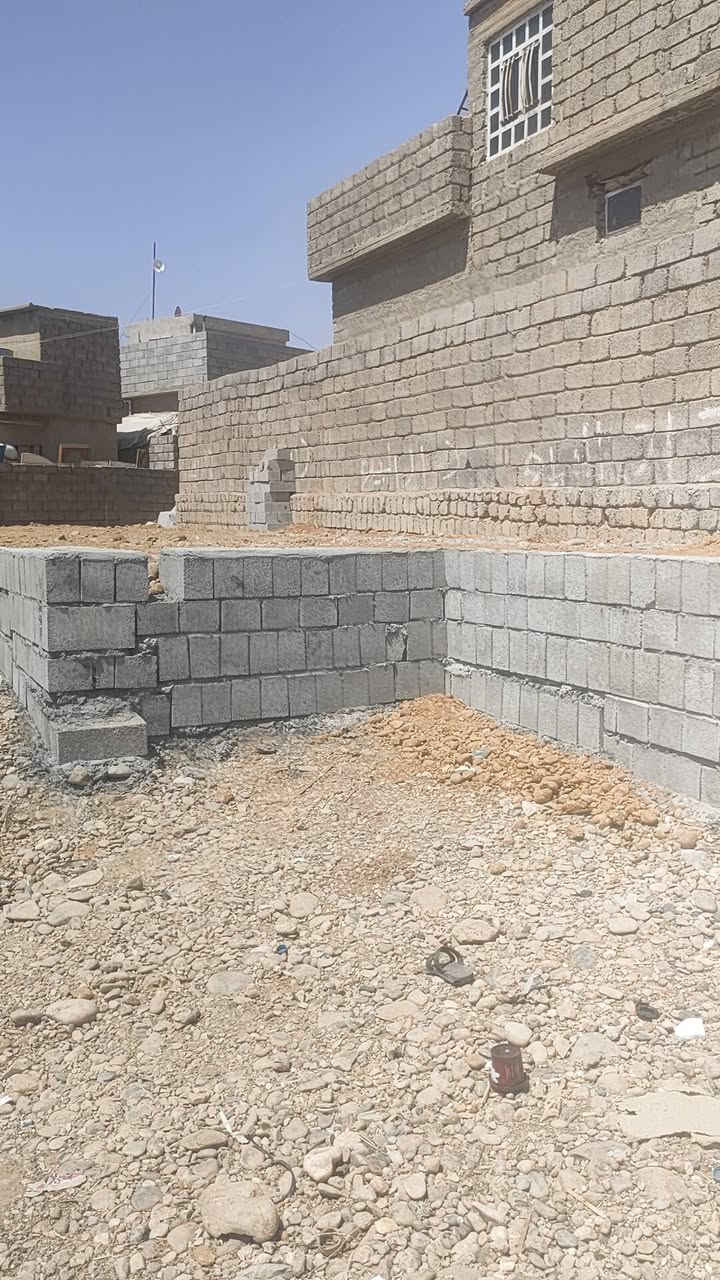 السلام عليكم ارض بيها تكعيبة ١٠٦متر يم مجمع النخيل وقريبة على المدرسة مرتفعة ومكانها مناسب جدا السعر ١٤مليون التواصل على الارقام
***********
***********

