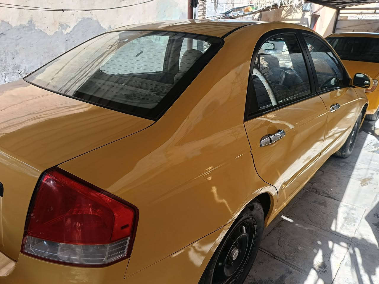 سلام عليكم 
سبكترا للبيع موديل 2009 مكينه 2000هيئه غرامات مصفره سنويه لل 30 رقم بغداد انكليزي بيها جامغ وبنيد وبيها دحجه بدوسه مامصلحه كير تماتيك مكينه كير تبريد حداديه تخم تاير جاهزه السياره مكان السماوه 
السعر 73
***********
