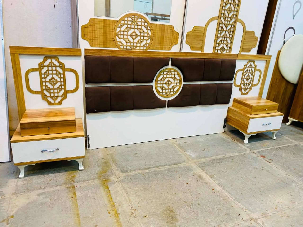 غرفه ترڪي🇹🇷  موديل حديث 
نضام سلايت 
 قطع5
نضافه90/💯
السعر /375قفل 
مع شد ونقل 🚚 داخل بغداد مجانآ
 باقي المحافظات بكروه الحجر واستفسار آخذ صوره و تفضل واتساب فقط.***********
