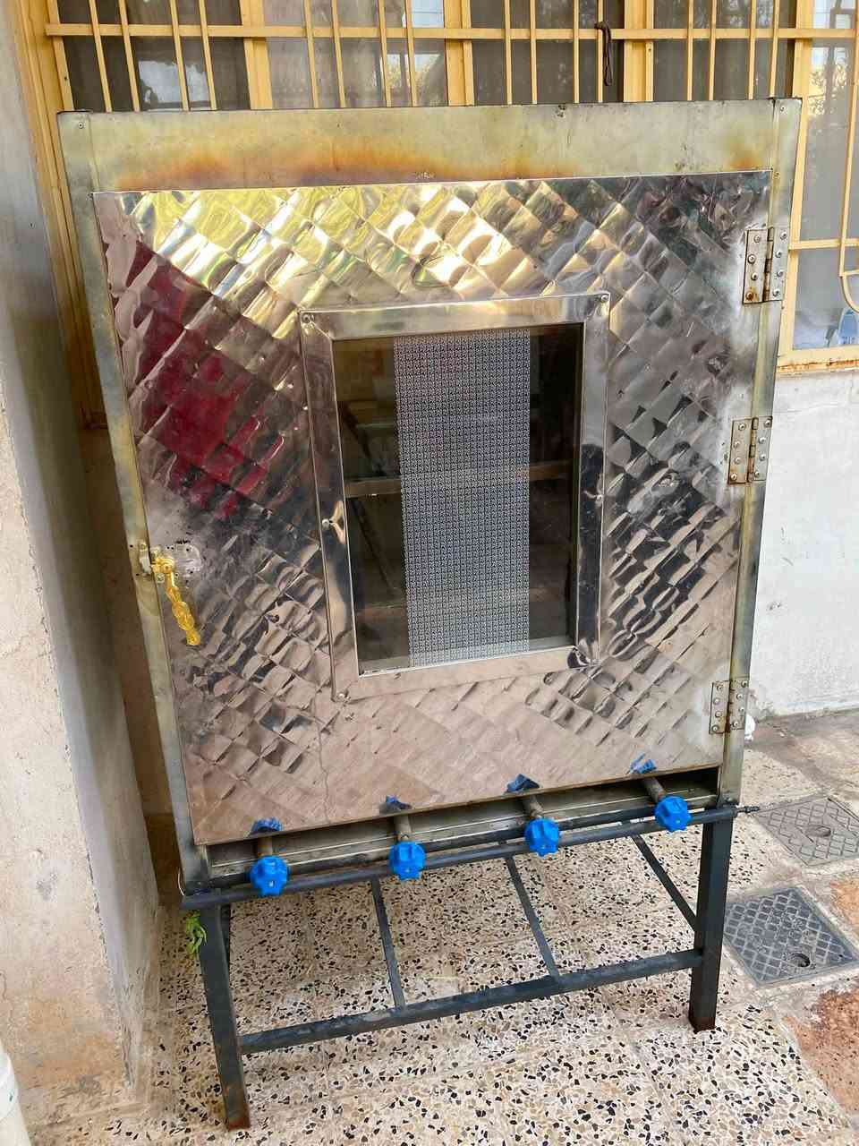 السلام عليكم ‏فرن جديد ‏مشتغل مرة واحدة 
‏سعر 450 بي مجال بسيط
***********
***********￼
