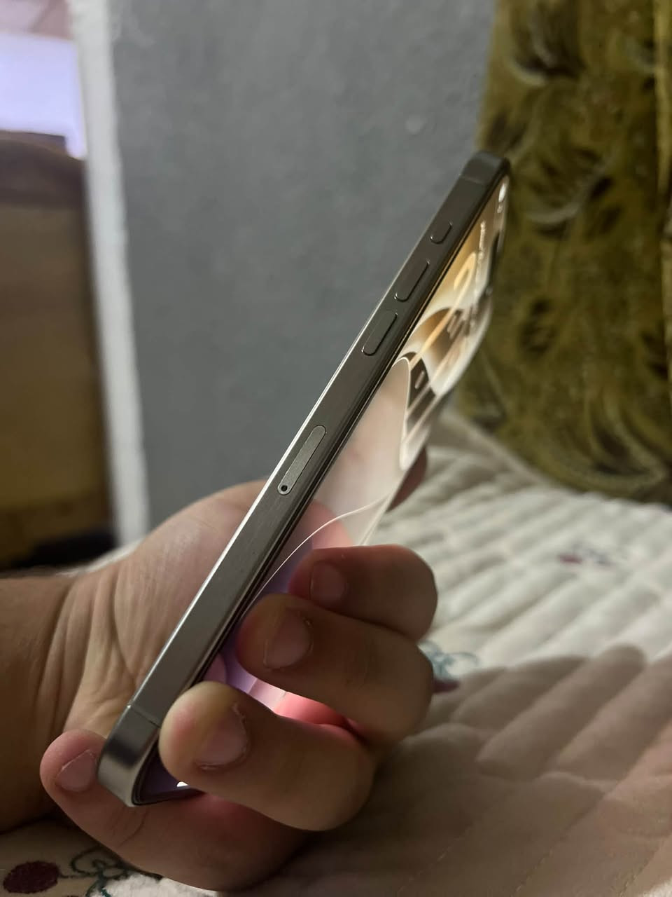 ايفون 15برو ماكس للبيع ذاكره 256مبد بطاريه اصليه ومبدل شاشه اصلي الجهاز مابي جلخ كامرات دمعه سعر675وبي مجال حك جيتك مكاني موصل للستفسار  رقم ***********

نص مكتوب في الصور:
- 2:23
- حالة البطارية
- لم يتم التحقق منه
- تعذر التحقق من أن بطارية هذا ال iPhone بطارية أصلية من Apple. قد لا تكون التفاصيل دقيقة تمامًا.
- لمعرفة المزيد
- قد تكون خدمة البطارية مغطاة بالضمان. حول البطارية والضمان...
- 100%
- الحد الأقصى للقدرة
- هذا قياس لقدرة البطارية مقارنة بقدرتها عندما كانت جديدة. قد تتسبب القدرة المنخفضة بتقليل ساعات الاستخدام بين عملية الشحن والأخرى.
- 4
- عدد الدورات
- هذا هو عدد مرات استهلاك iPhone لقدرة البطارية. معرفة المزيد...
- سبتمبر 2023
- تاريخ التصنيع
- غير معروف
- أول استخدام
- 2:23 القطع والخدمة تجمع Apple سجل تاريخ القطع والخدمة، وهذا السجل يعرض معلومات عن هذا الـ iPhone وحالته وتفاصيل إصلاحه. معرفة المزيد... سجل تاريخ الخدمة الشاشة غير معروف البطارية غير معروف