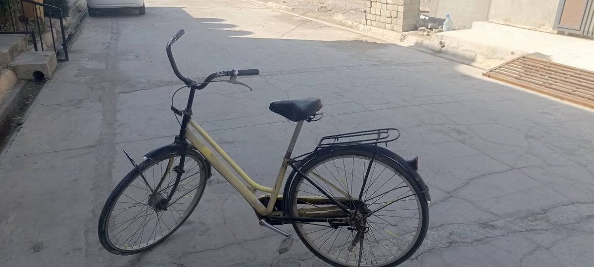 السلام عليكم اخوان بايسكل للبيع السعر 40الف و بي مجال البايسكل جديد و مابي الي عطل للتواصل ع هاذا الرقم ***********
