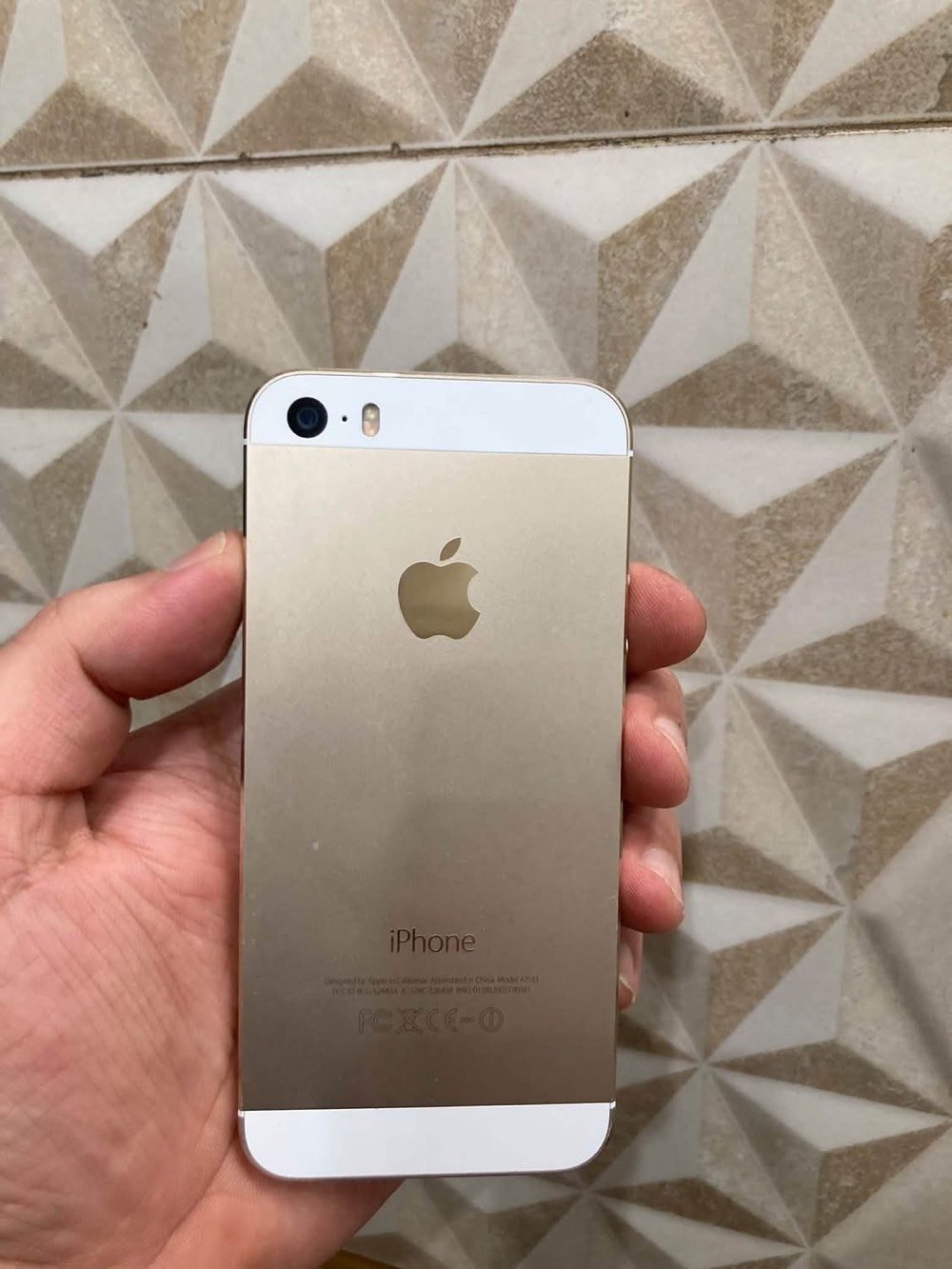 ايفون 5 • ايفون 5s • واي فاي بس