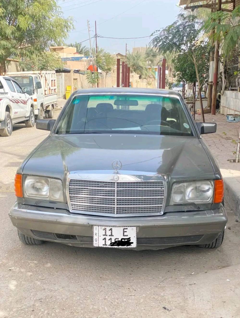 السلام عليكم مارسدس جامبو موديل 1988 نصبه حلوه السياره محور مكينه  ديلكو صوت قليل اول تشغيله 3 ثواني  منضومه بانزين تخم تاير باتري جديد  قواعد دبل سليمه رقم بغداد بسمي سنويه لل30بيع او مراوس حسب القناعه احدث وانطي فرق مكان السياره البصره  55 ورقه وبيه مجال *********** واتساب وخط