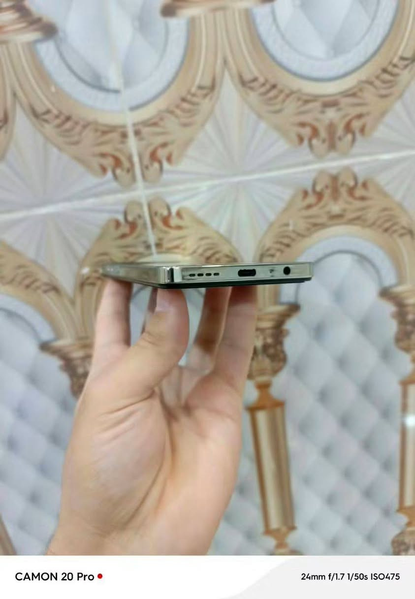 السلام عليكم
 

Tecno POVA 5 تيكنو بوفا 

الذاكرة 256

الرام 8+8

البطارية 6000 ملي امبير

الشحن 45 واط

الشاشة 120 هرتز إضائة عالية جدا حجم 6.78

المعالج Mediateck helio g99 قوي للالعاب

كامرتين الرئيسية 50 ميكابكسل

الصوت ستيريو عالي محيطي قوي 

بصمة اصبع مدمجة  بدكمة التشغيل

اللون ذهبي والنظافة حلوة مثل ما تشوف

الملحقات : شاحن 45 واط الاصلي مالته والكيبل ايضا والكفر والكارتونة

موبايل قوي بالالعاب ميحمه كلش حلو وسريع

استخدام شخصي 

شوية اكو كسر بالشاشة  بس ما مأثر ابد على اللمس وانت تجي وتفحصه كل خلل مابيه

عارض الجهاز ب130 الف وبي مجال ان شاء الله
.
.
بغداد مدينة الصدر 
***********

نص مكتوب في الصور:
- CAMON 20 Pro •
- 24mm f/1.7 1/50s ISO391
- CAMON 20 Pro • 24mm f/1.7 1/50s ISO317
- 24mm f/1.7 1/50s ISO475
- CAMON 20 Pro
- 24mm f/1.7 1/50s ISO492
- 24mm f/1.7 1/50s ISO476