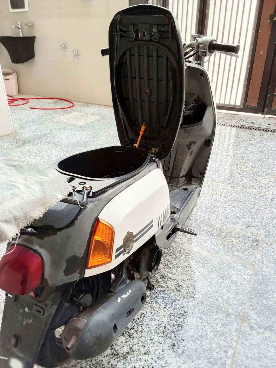 بوليس بلاديه • ٤٩ • كابريتر