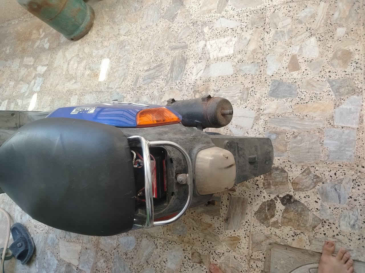 سلام عليكم
ماكس بوليس شغاله
نكره بكل وقت
كهربائيات كله شغاله
بس بيها صوط بل مكينه
مكاني بغداد دوره
***********
