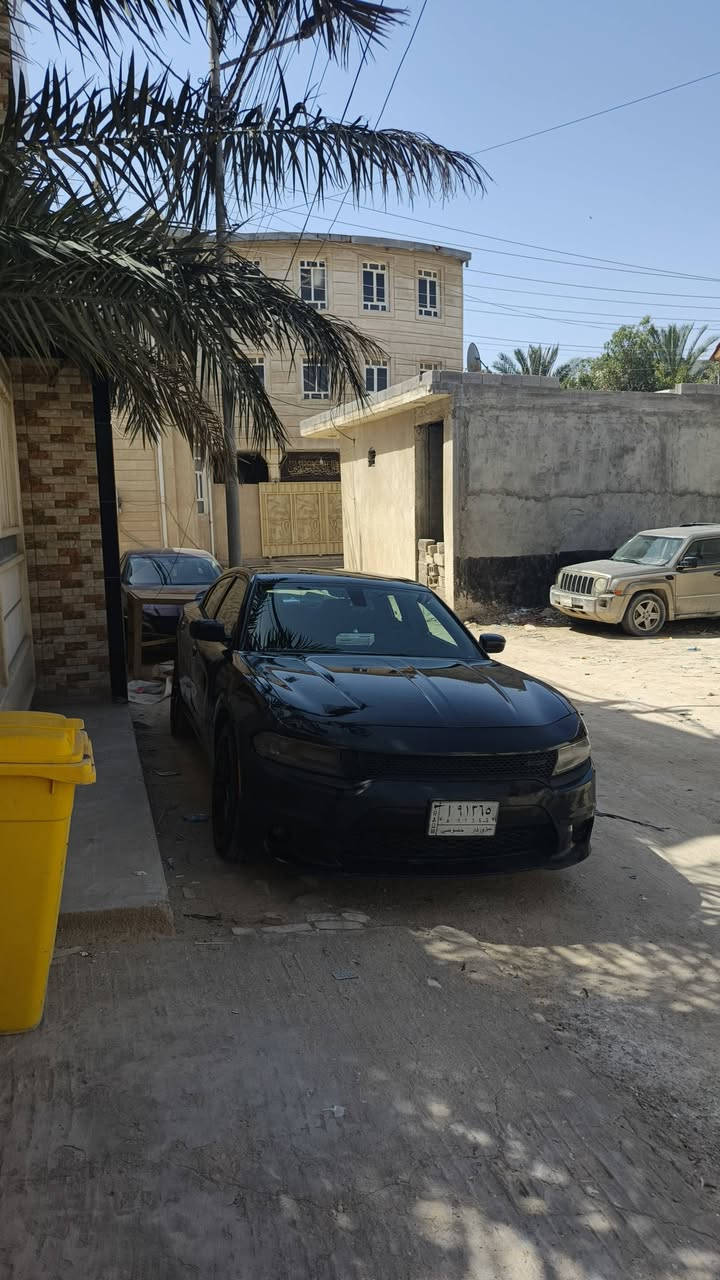 السلام عليكم للبيع جارجر ٢٠١٥ sxt ب ١٤٢ وبيها مجال السيارة وارد كندي حادثها مناك عامود صغير طايح على تكم وهنا بالعراق صار بيها صبغ قطع اثر جراد وطخات ابيعلك حزام القمارة ما مصبوغة السيارة اكفلك محرك وكير وكهربائيات وشاصي ولغد وكلبة السيارة ما ناقصة برغي بس صبغ للدعامية مكانها البصرة *********** اذا عندك k5  سوناتة الشكل الي قبل جديد او كامري اراوس
