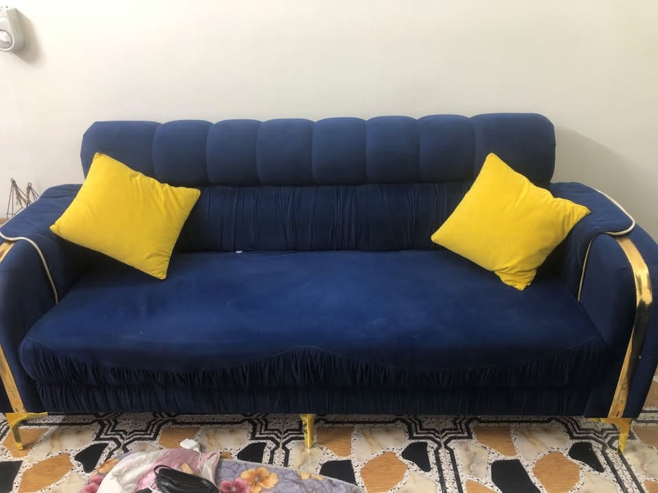 يوجد قنفات. وغرفه نوم للبيع. منصور داودي
***********
