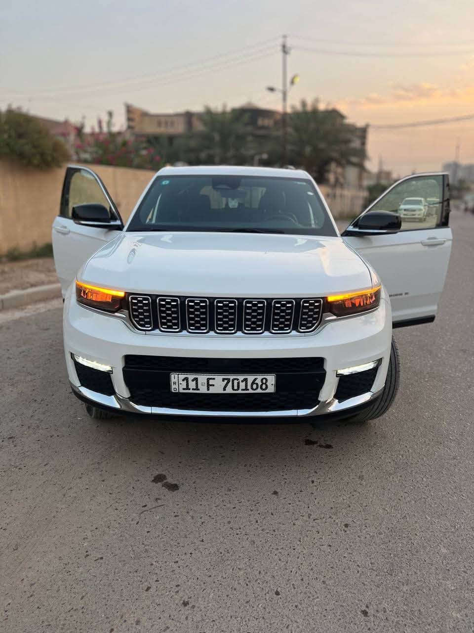 ✨🤍”Jeep 2025”🤍✨
السعر  2700$
الموصفات (Limited ) 
6 سلندر 3:6    :: 5 راكب + 2 ويل 
كشنات جلد ✨
شاشه كبيره +كامره 
كشنات جلد + تدفئ تبريد 
بصمه تشغيل عن بعد
تنبيه قبل لاصطدام 
اشاير بل مري 
حساس امامي خلفي
صندوق كهربائي
تثبيت مسار 
تثبيت سرعه 
تحكمات ستيرن 
رادار امامي مع مانع تصادم 
مانع تصادم خلفي
باقي موصفات معروفه 
( السياره داخله شهداء ب اسمي لا ورثه بيها ولا قاصرين اسويلك وكاله عامه بعدله سنه و 4 اشهر وتصير حره ) 
ضرر امريكه بنيد تبديل وجاملغ شبر بدايته حار 
الرقم لاستفسار ‭***********‬
