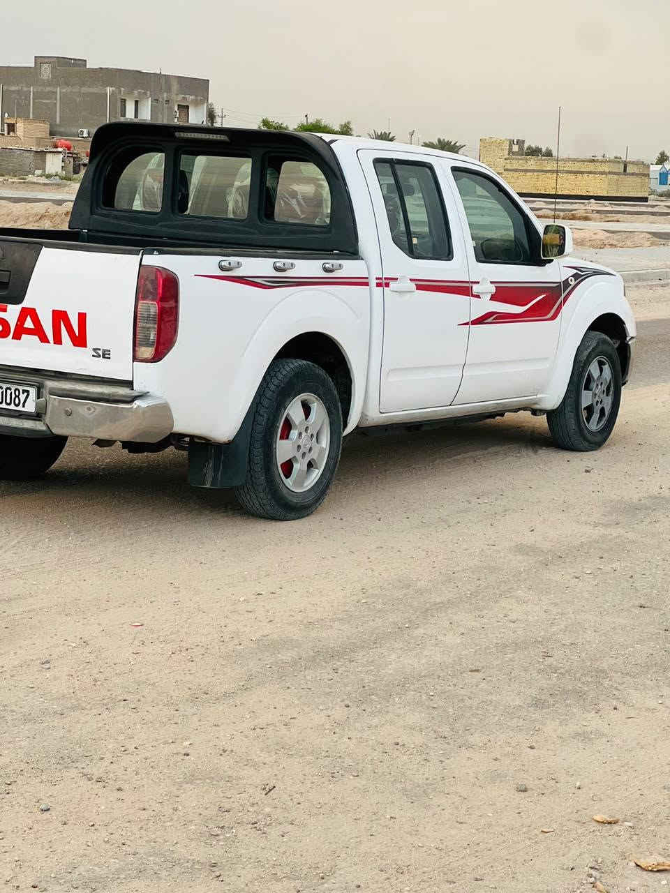 نيسان نافارا • ٢٠١٢ • رقم بصره