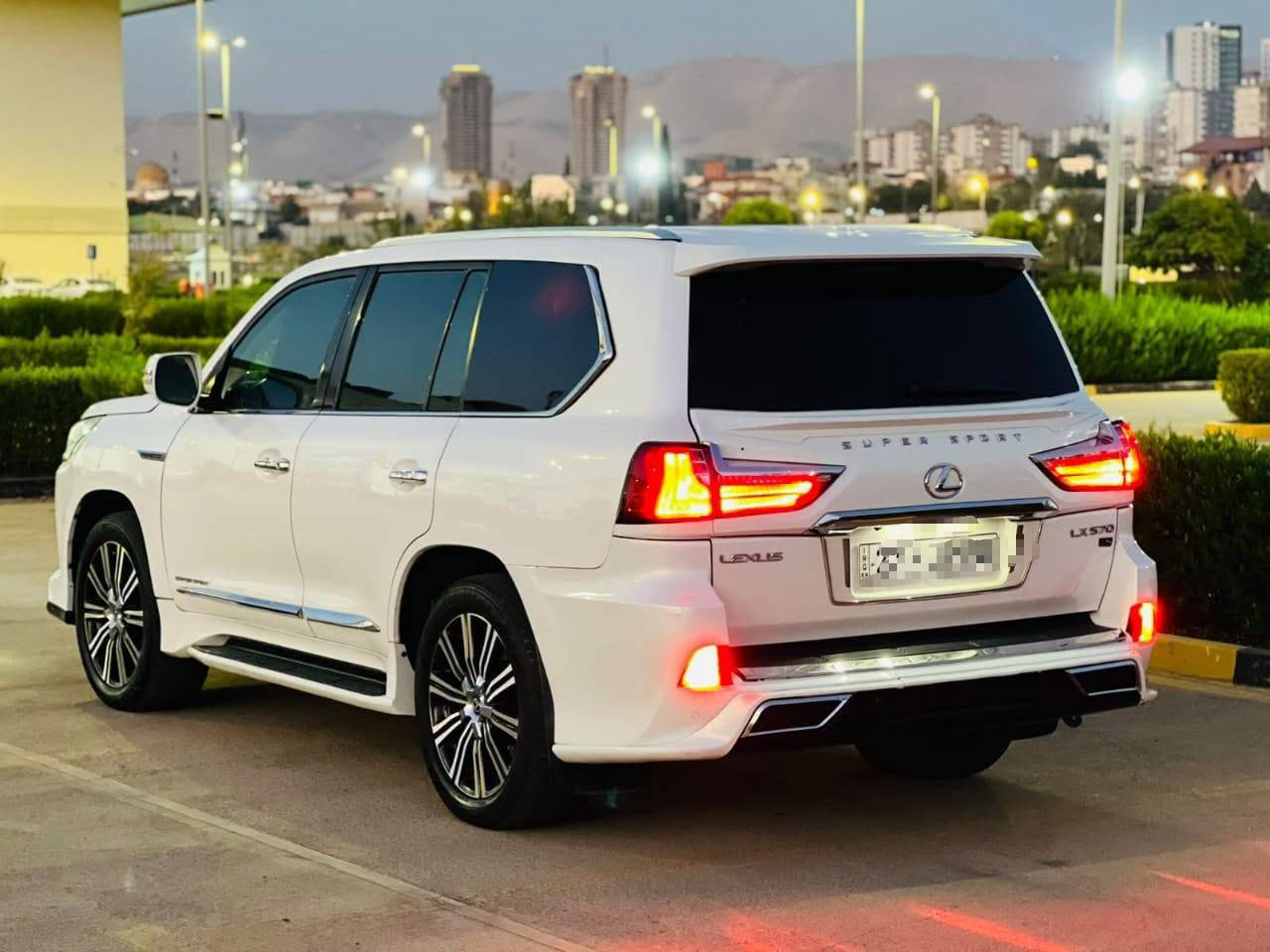 لكزس LX570 • ٢٠١٠ • فول اوبشن