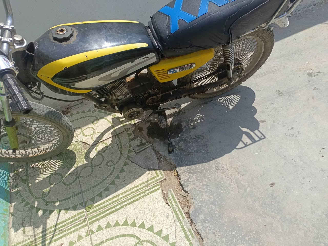 اربعه كير  كلك كلك  شغاله هندر واحد ما بيها شي سعرها قفل 120 لا تكلي شبيها عنوان حصوه ***********
