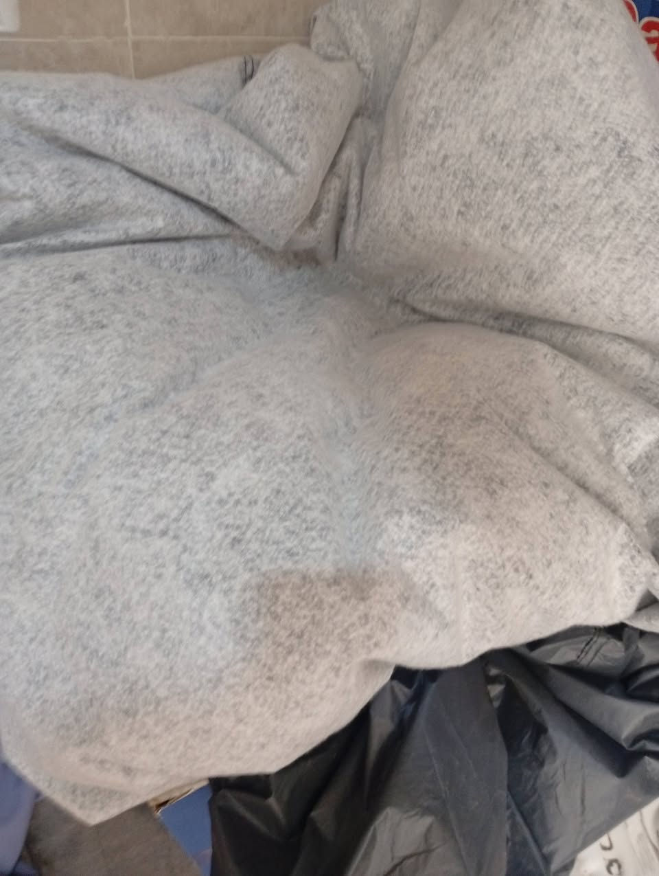 جادر سيارة نس البصورة مستخدم شي قليل وجديد كلش مطري ومبطن الاصلي + نايلون كشنات علامة هونداي ضبابي + لايتات زنون الاصلي للبيع كلهن ب60
***********

نص مكتوب في الصور:
- 6 3 حفظ مشاركة ريمكس البحث عمّا يظهر لك الاشتراك @TaswipVip شادر سيارة 😲😲 احمي سيارتك من اشعة الشمس وا ... 26 ٩:٠٩ عدسة gle البث المباشر الاشتراكات Shorts M أنت الاشتراكات Shorts الصفحة الرئيسية
