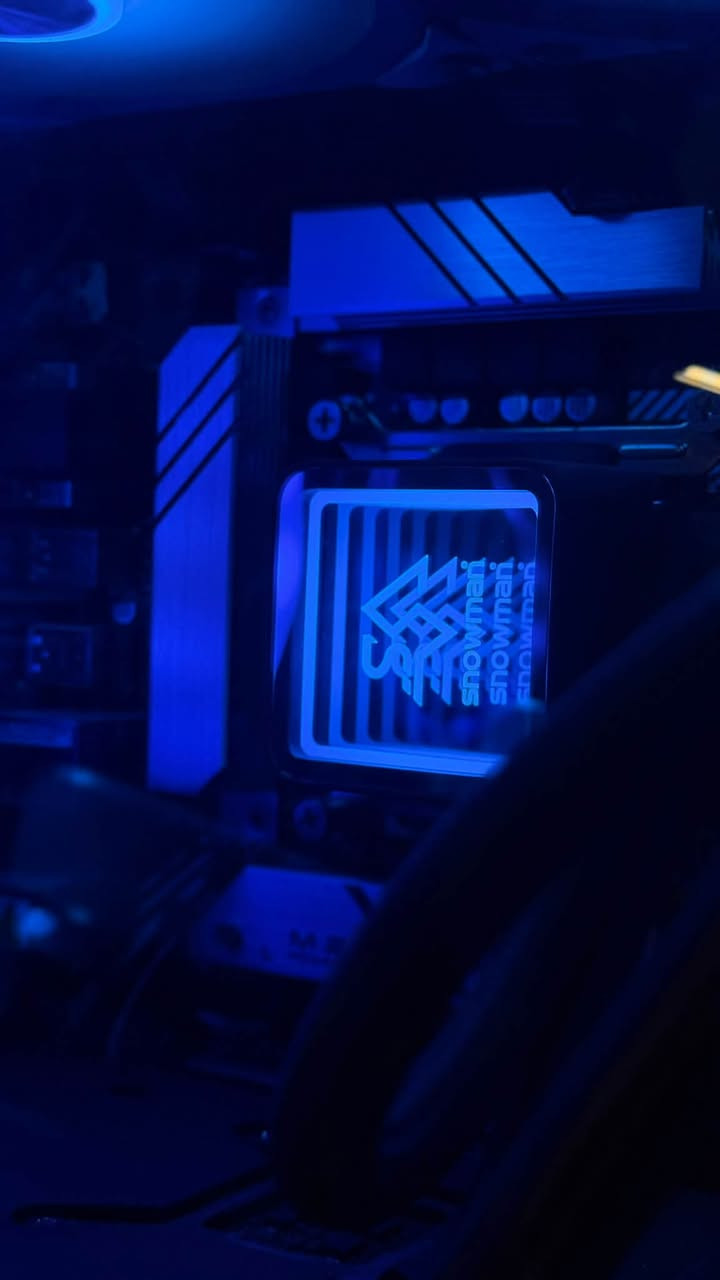 للبيع سيت اب كامل (ابيع كامل)
مواصفات الكيس 
Mb: B760-Plus Prime 
Cpu: i5-14400F 
Ram: FuryX 16GB 5200Mhz 
CpuCooler: Snowman KS240
Gpu: RTX 4070 Super TUF
Storage: M.2 lexar 1Tb
Psu: Ruix 750w
————————
الشاشة
GIGABYTE M27Q 
Size: 27 
Rt: 165Hz 
Res: 2k (Up to 3k) 
Ips pannel 
بالظهر شاد بيها اضاءة تفاعلية ويجي فوكاها مونتر لايت بار 
————————- 
الكرسي 
DxRacer 
مثل ما موضح بالصور الكرسي نظيف كلش 
ماوس اتاك x11 
الكيبورد اتاك الترا ٨٢٠ 
السماعة كلاود ٣ هايبر اكس وايرلس شحنها يطول خير من الله 
الميز كلش بسيط مابي هوايه تفاصيل بس رف لليوبي اس وقياساتة ارتفاع ٧٥ وطول ١٨٠ وعمق ٧٥ (اسود) 
الستاند مال شاشه واللايت بار والاضاءة الخلفية وستاند للهيد سيت هذني مو من ضمن السعر
مكاني بغداد / حي العامل 
واتس: ***********
