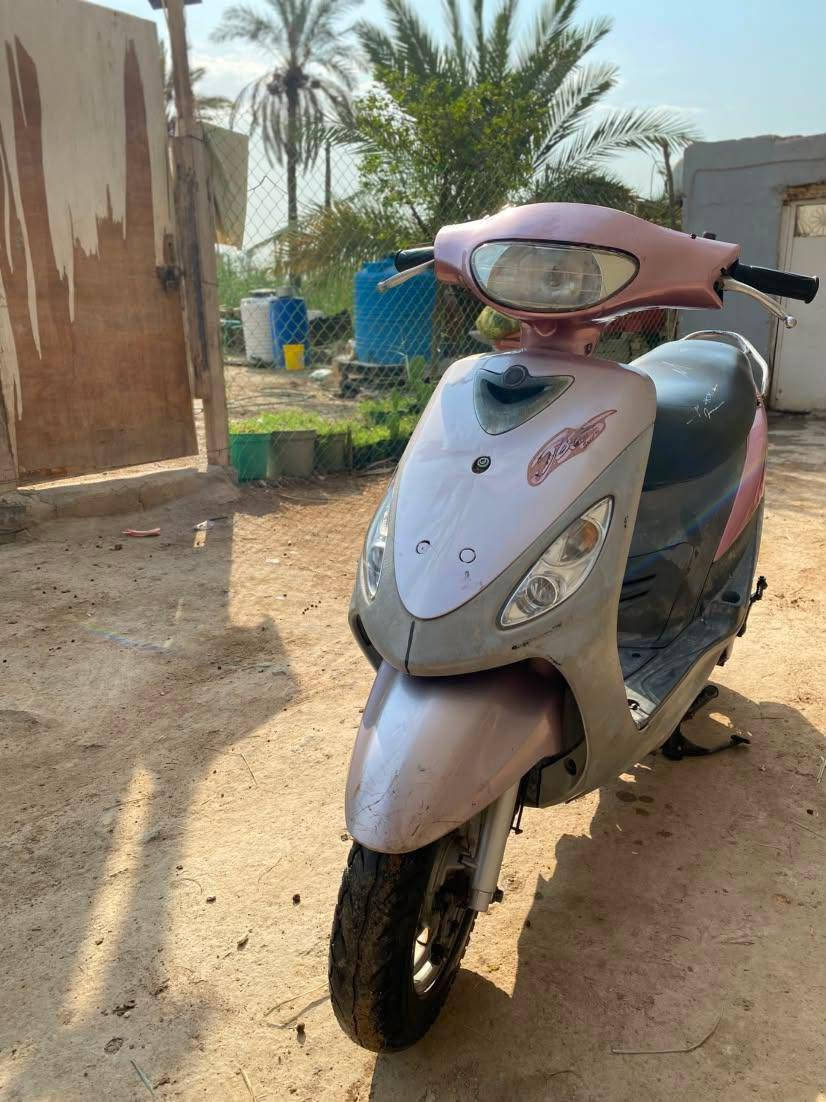 ماكس قجمه للبيع
صاله 40 يوم من نزلته حاويه دراجه بلاديه من طول لطول شغاله سلف هندر كهربائياته كله شغاله عينه اشاير 
دراجه بلاديه مكينه كفاله لا فتح ولا نضوح ولا صوت  ع حطته  سعره 800 وبيه مجال  تواصل ماسنجر او وتساب .
***********
