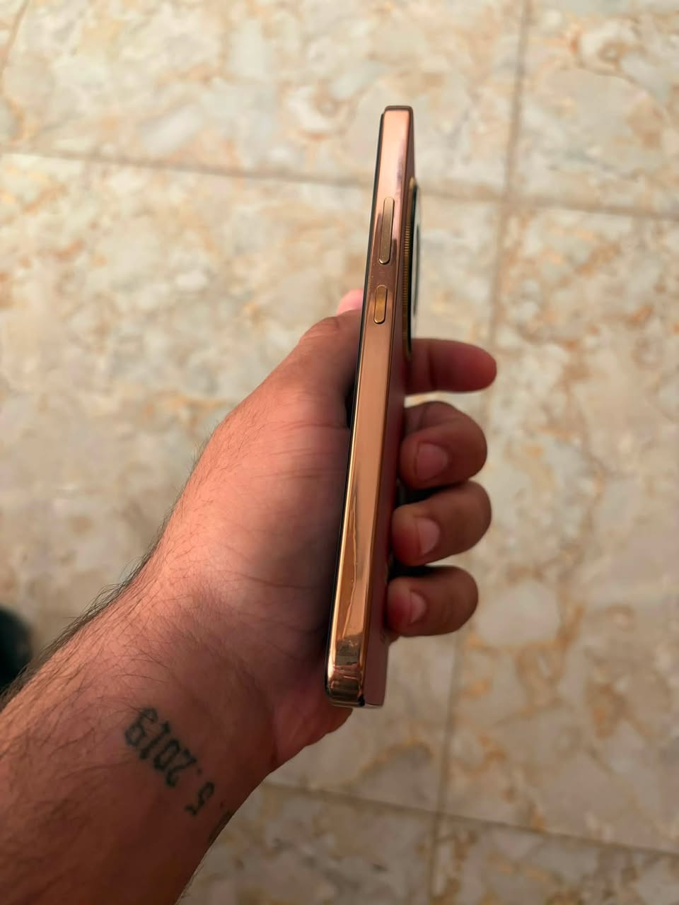 Honor X9d
رام 12GB
ذاكرة 256GB
كاميرا 108MP 
شاشة AMOLED 120Hz
بطارية 8300mAh
شحن سريع 
كامل الملحقات
العنوان النجف
السعر: ٤٠٠ ألف 
الاتصال والتفاصيل واتساب: ***********
