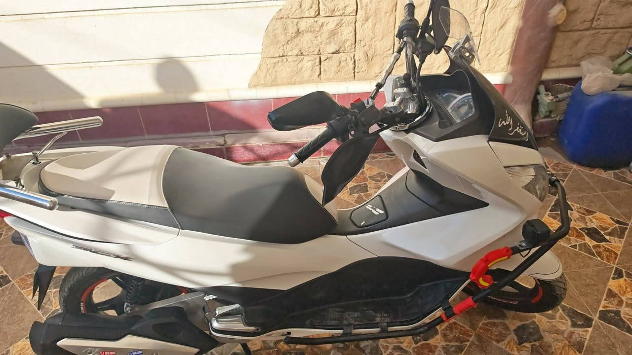 pcx جيل ثاني ياباني
محرك 125
ماشيه 16الف 
السعر 18.5$
من دون الدرع ول تجوه 
الشراي ينتصل
ديالى بعقوبة 
***********
