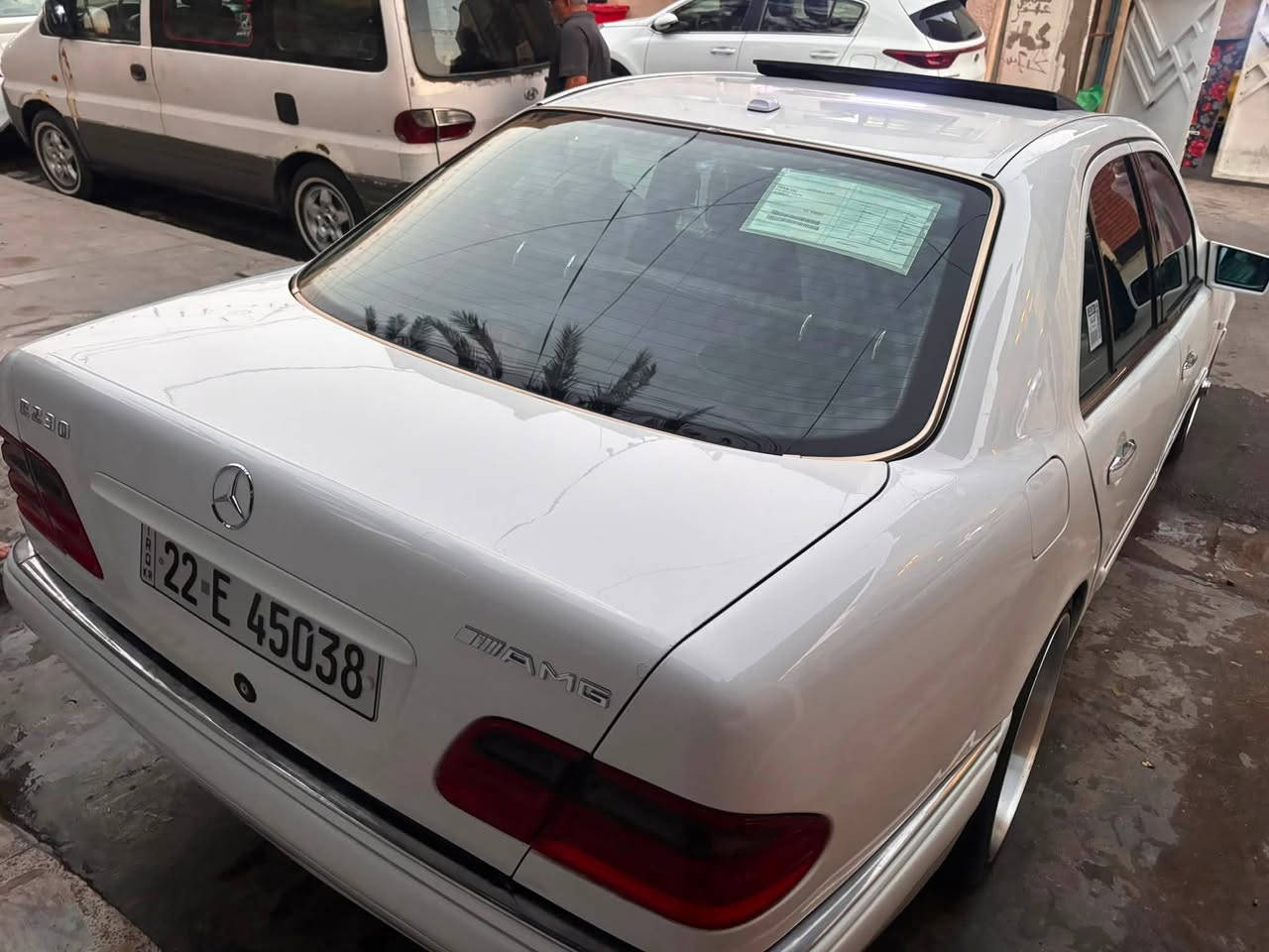 السلام عليكم عندي مارسدس ام عيون w210 1996 e230 اربعة سلندر لون ابيض رقم اربيل بأسمي هزة بعدلهة شهر وتنتهي كير محرك خير من الله كير اوتماتيك سلايد روف جام كهرباء كشن كهرباء تجوة خلفية قلاب مري كهرباء +شفط تبريد ثلج + ثلاجة زراك لايت غرفة نضيفة سقف كنتارة ويل 18 اصلي عارضهة ب82 وبيهة مجال موجودة بغداد الجديدة للاستفسار ***********
