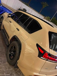 للبيع لكزس LX700h 450hp  موديل 2025 فئة Overtrail لون مميز  السيارة ضم...