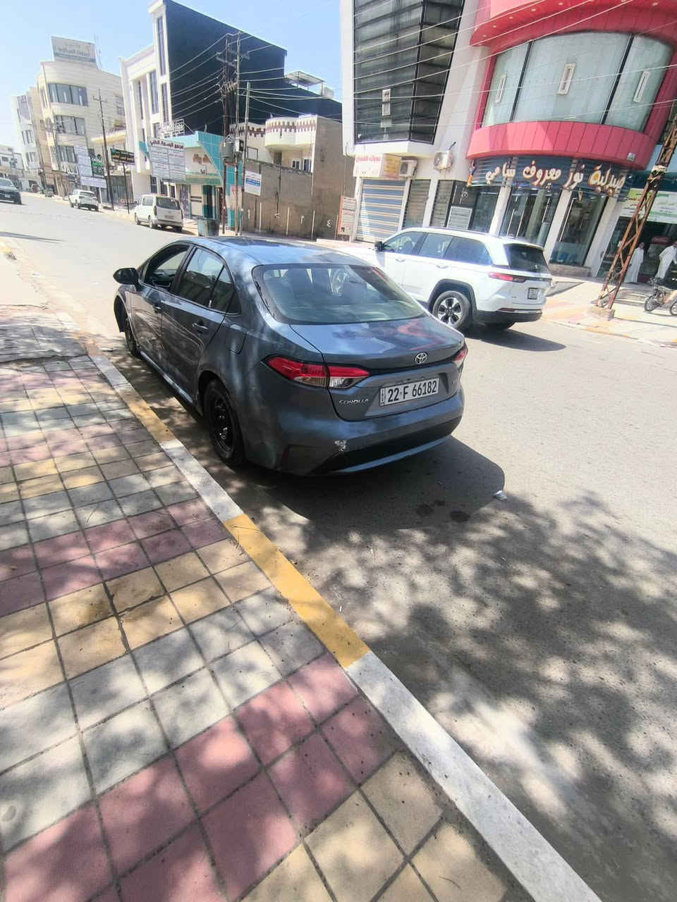 السلام وعليكم للبيع كورلا ٢٠ أمريكي رقم أربيل بيهه باب السائق مصبوغ وجاملغ بدون دواخل السونار موجود مواصفات معروفه مكاني بغداد الكرخ السعر ١٣٣ وبي مجال لشراي اتصل ***********
