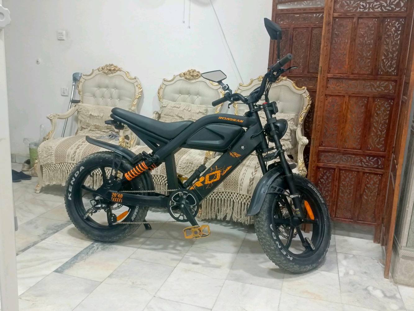 بطارية ليثيوم • سرعة ٥٠ • بريكات هايدروليك