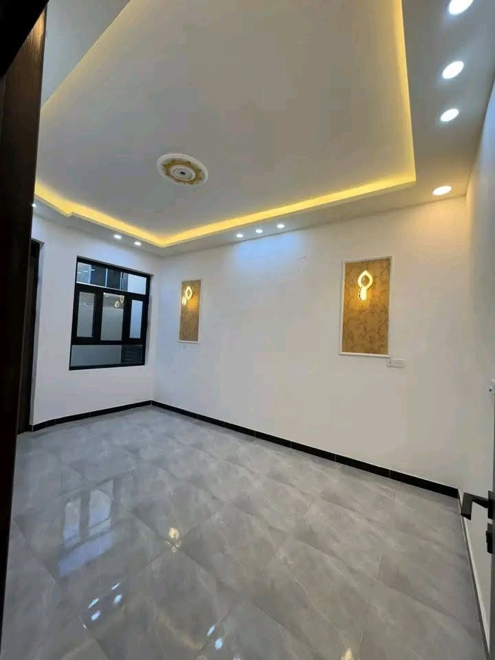 السلام وعليكم مستعدون لعمل  جميع انواع الصباغ  ديكورات الداخليه والخارجيه تراميم الدور  القديمه. والبنايات  شغل دراجه اولئ
***********
